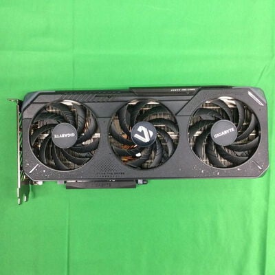 【川崎店】中古  GIGABYTE GV-R9060XTGAMING OC-16GD (RX9060XT 16G) 179900 