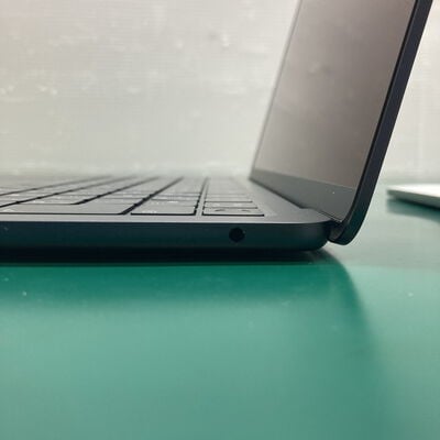 【浦添城間店(沖縄)】中古  Apple MacBook Air 13.3インチ 2022(M2 8CPU/8GB/256GB)スペースグレイ MLY33J/A 4680003202 