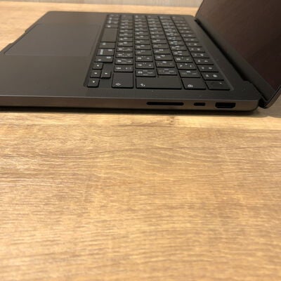 【姫路店】中古  Apple MacBook Pro (M3 Pro 11コア/18GB/512GB) MRX33J/A) 3310005655 