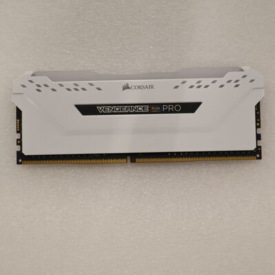 【通販センター】中古  PC4-25600 8GB デスクトップ用(DDR4-3200) 140727 