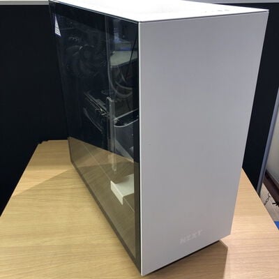 【甲府飯田店】中古  arkhive カスタムBTOパソコン(Ryzen 9 9950X/64GB/SSD1TB+2TB/RTX4090/W11P) 4720001824 