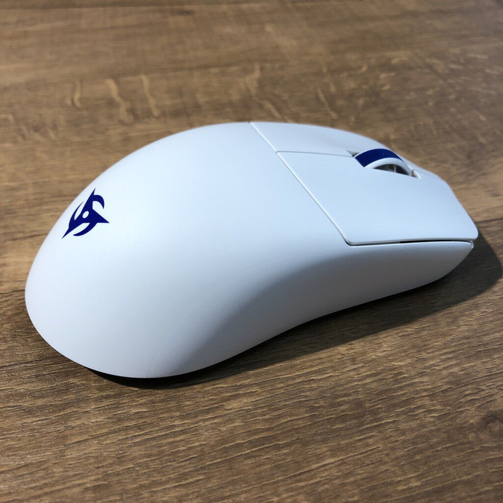 Ninjutso Sora V2 ホワイト ワイヤレスゲーミングマウス 微使用品 Ninjutso Sora V2 Wireless Gaming Mouse White nj-sora-v2-white