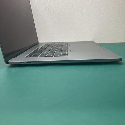 【浦添城間店(沖縄)】中古  MacBook Pro (16インチ　2019) [Z0Y00006D] A2141 3480027863 