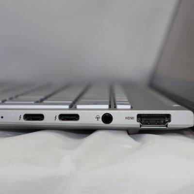 【通販センター】中古  ASUS Zenbook 14 OLED UX3405CA UX3405CA-TU5165SIW(Intel Core Ultra 5 225H/16GB DDR5 (PC5)/SSD512GB/なし/オンボード/14/1920x1200/Wi-Fi/W11H64 MAR) 194624 