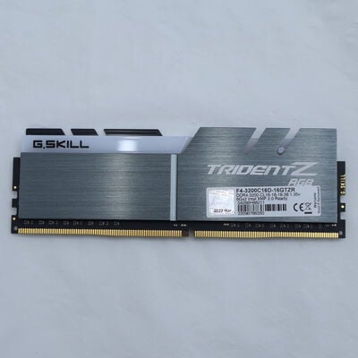 【通販センター】中古  PC4-25600 8GB デスクトップ用(DDR4-3200) 140727 