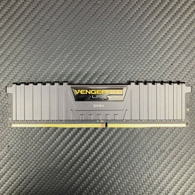【富士青葉店】中古  PC4-21300 8GB デスクトップ用(DDR4-2666) 126165 