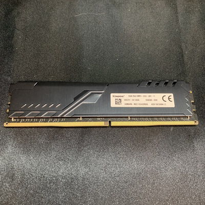 【横浜駅前店】中古  PC4-19200 16GB デスクトップ用(DDR4-2400) 135639 