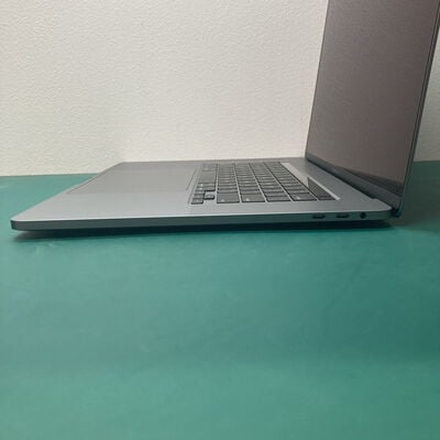 【浦添城間店(沖縄)】中古  MacBook Pro (16インチ　2019) [Z0Y00006D] A2141 3480027863 
