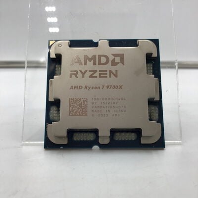 【白山FM松任店】中古  AMD Ryzen 7 9700X (AM5/3.8GHz/40M/C8/T16/65W) 169022 
