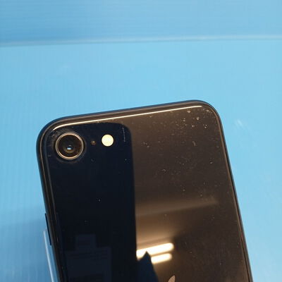 【大須店】中古  【au版SIMフリー】Apple iPhoneSE 4.7インチ (第3世代) 64GB (ミッドナイト) MMYC3J/A 154842 