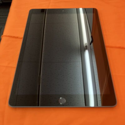 【なんば店】中古  Apple iPad 10.2インチ (第8世代/2020) Wi-Fi 32GB スペースグレイ MYL92J/A 143620【在庫処分!】 