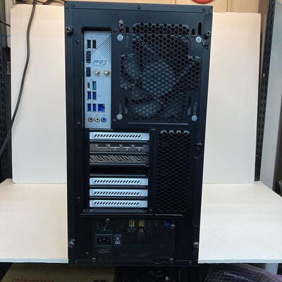 【京都店】中古  自作PC(i7 13700KF/32GB/SSD512GB/RX9070) 3180006255 