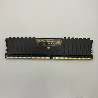 【秋葉原本店】中古  PC4-21300 8GB デスクトップ用(DDR4-2666) 126165 