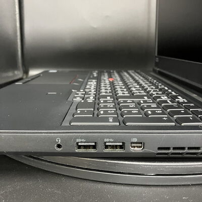 【新潟店】中古  Lenovo ThinkPad P52　20MAS12700 (Core i7 8750H/16GB/SSD512GB/-/NVIDIA Quadro P1000 4GB/15.6ｲﾝﾁ/1920x1080/Wi-Fi/WEBCAM/W11H64) 176658 