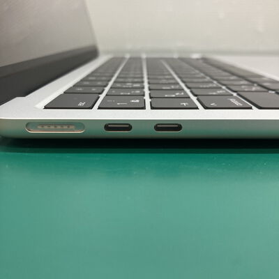 【浦添城間店(沖縄)】中古  Apple MacBook Air M2 2022 FLXY3J/A (Apple M2/8GB/SSD 256GB/13.6/2560 x 1664 Liquid Retina/Wifi) 194663 
