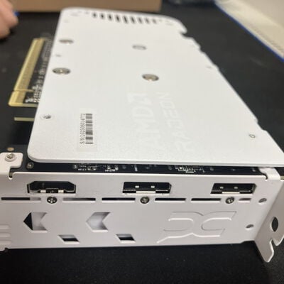 【大宮店】中古  玄人志向 RD-RX9060XT-E16GB/WHITE/DF (RX9060XT 16G) 1250007483 