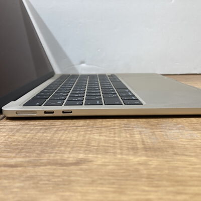 【富山本郷店】中古  Apple MacBook Air 13インチ (M5 10CPU 8GPU/16GB/512GB) スターライト MDHA4J/A 4760001535 