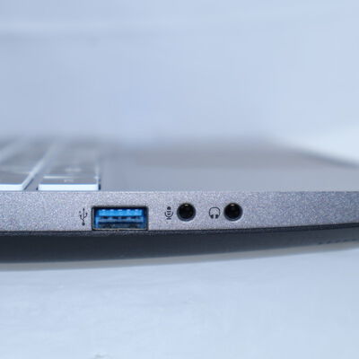 【通販センター】中古  THIRDWAVE raytrek R5-RL6(Intel Core i7 13700HX/16GB DDR4 (PC4)/SSD1TB/なし/NVIDIA GeForce RTX 4060 8GB Laptop GPU/15.6/2560x1440/Wi-Fi/W11H64 MAR) 203470 