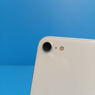 【大須店】中古  【au】Apple iPhoneSE 4.7インチ (第2世代/2020) 64GB (ホワイト) MHGQ3J/A 新パッケージ版 146172 