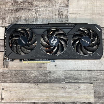 【広島店】中古  GIGABYTE GV-R9060XTGAMING OC-16GD (RX9060XT 16G) 179900 