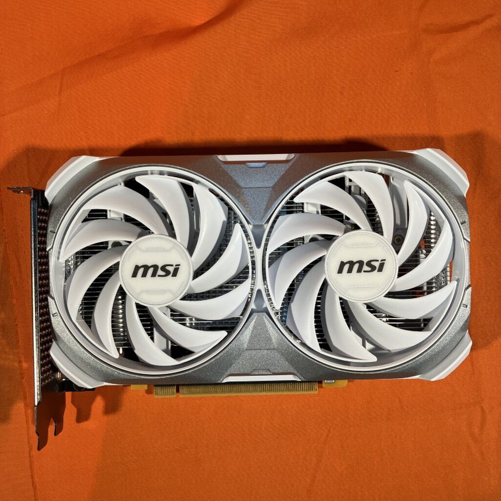 中古 MSI GeForce RTX 4060 VENTUS 2X WHITE 8G OC 3280021470