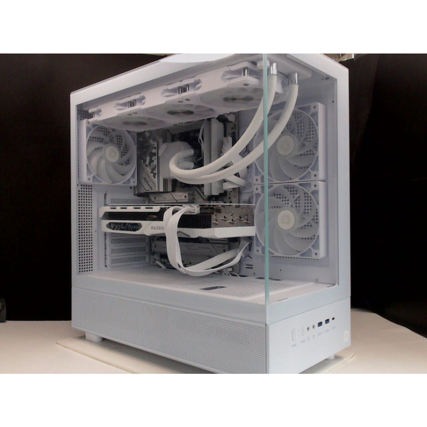 中古 自作パソコン(Ryzen 7 9700X/32GB/SSD1TB/RX7800XT/OS無し