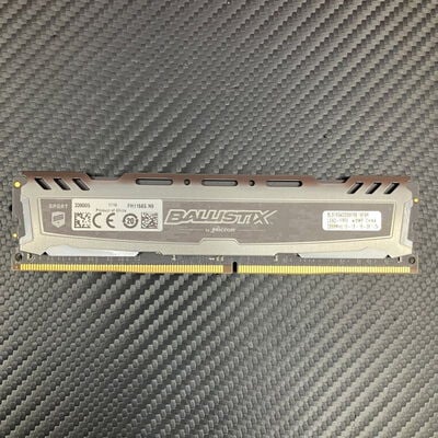【富士青葉店】中古  PC4-21300 16GB デスクトップ用(DDR4-2666) 135638 