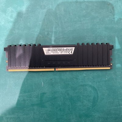 【浦添城間店(沖縄)】中古  PC4-25600 8GB デスクトップ用(DDR4-3200) 140727 