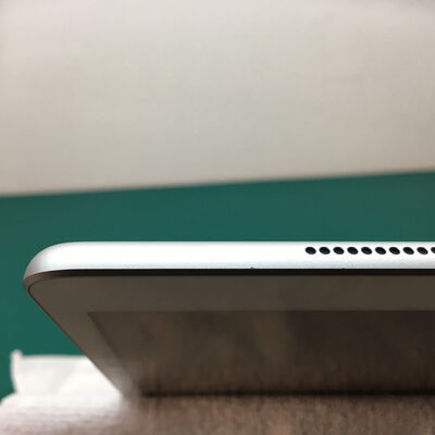 【佐賀南部バイパス店】中古  【SIMロック解除済み】【au】Apple iPad 10.2インチ (第8世代/2020) Wi-Fi+Cellular 32GB シルバー MYMJ2J/A 164446 