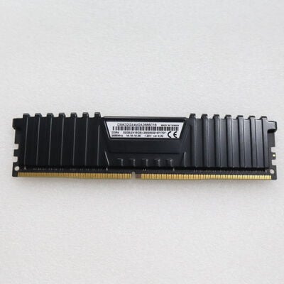 【通販センター】中古  PC4-21300 16GB デスクトップ用(DDR4-2666) 135638 