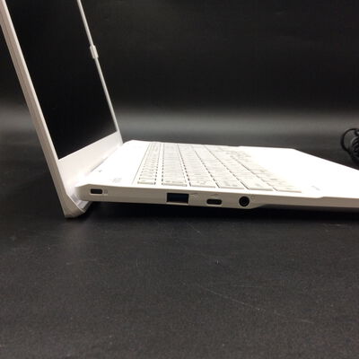 【秋葉原本店】中古  FUJITSU_FMVWJ2A15W(i5-1235U/16GB/SSD512GB/W11H) 3410012996 