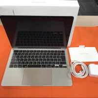 中古  MacBook Air 13インチ スターライト MRXT3J/A　2024 ( M3 CPU:8C/8GB/8C GPU/256GB/13インチ) 5140000361 