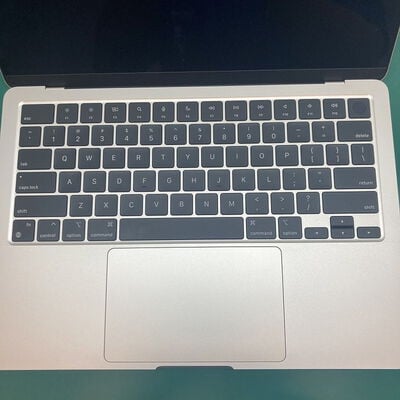 【浦添城間店(沖縄)】中古  Apple MacBook Air 2024 Z1G700062 (Apple M3/24GB/SSD 2TB/13.3/2560 x 1664 Liquid Retina/Wifi) 198226 