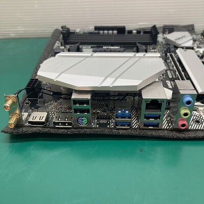 【浦添城間店(沖縄)】中古  ASRock B550M WiFi (B550 AM4 mATX DDR4) 4780001299 