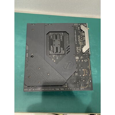 【浦添城間店(沖縄)】中古  ASRock X870E Taichi (X870E AM5 E-ATX DDR5) 172192 