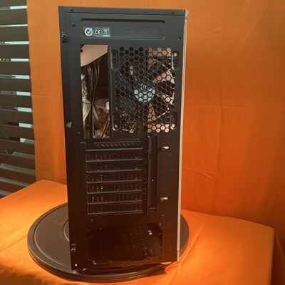 【なんば店】中古  Thermaltake CA-1J5-00M1WN-01(VERSA H26 ATXｱｸﾘﾙ黒) 3280021883 