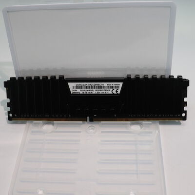 【札幌店】中古  PC4-21300 16GB デスクトップ用(DDR4-2666) 135638 