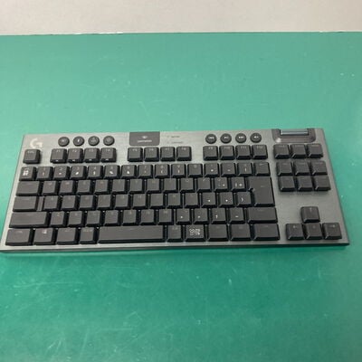 【神戸・三宮店】中古  ﾛｼﾞｸｰﾙ G913-TKL-LNBK (無線 RGB ｹﾞｰﾐﾝｸﾞｷｰﾎﾞｰﾄﾞ) 3430005503 