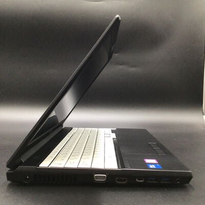 【秋葉原本店】中古  FUJITSU_LIFEBOOK_A5513RX(5 120U/8GB/SSD256GB/W11P) 3410012643 