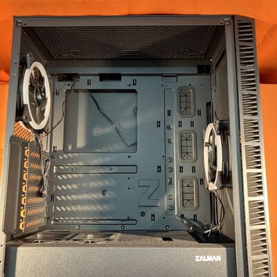 【なんば店】中古  ZALMAN Z3 Iceberg Black(E-ATX ｶﾞﾗｽ ) 3280021758 