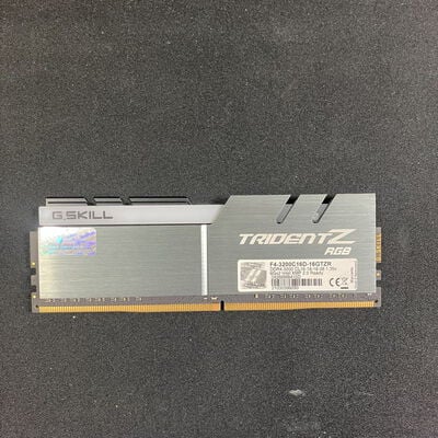 【大宮店】中古  PC4-25600 8GB デスクトップ用(DDR4-3200) 140727 