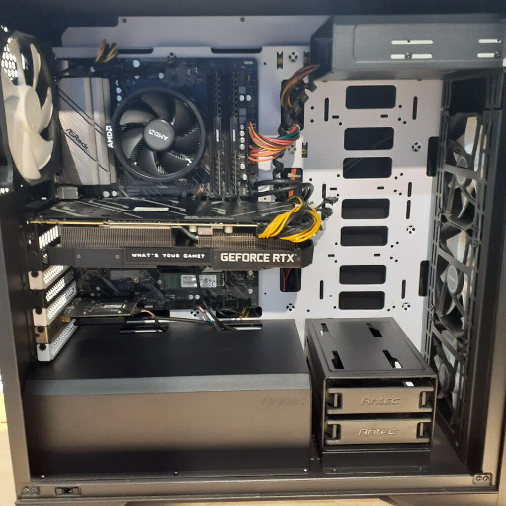 中古 自作PC(Ryzen 7 3700X/16GB/SSD128GB/RTX2070 SUPER/W11H