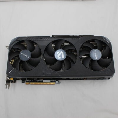 【通販センター】中古  GIGABYTE GV-R9070XTGAMING OC-16GD (RX9070XT 16G) 176942 