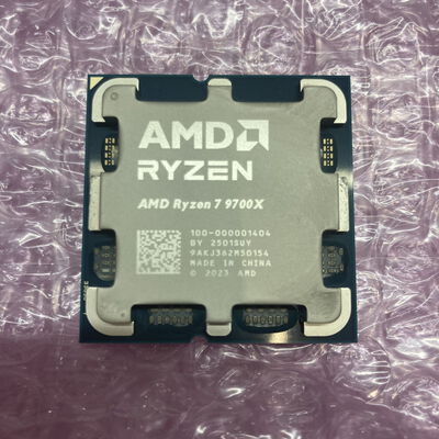 【博多店】中古  AMD Ryzen 7 9700X (AM5/3.8GHz/40M/C8/T16/65W) 169022 