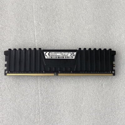 【甲府飯田店】中古  PC4-25600 32GB デスクトップ用(DDR4-3200) 143224 