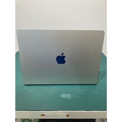 【浦添城間店(沖縄)】中古  Apple MacBook Air (13インチ/M3/2024) (M3/16GB/SSD256GB/WLAN/13.6WQHD/) 4760001309 