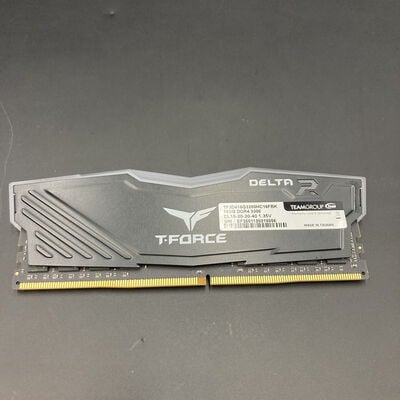 【熊本浜線店】中古  TEAMGROUP T-Force Delta TF3D416G3200HC16FBK(DDR4 16GB) 5370000411 