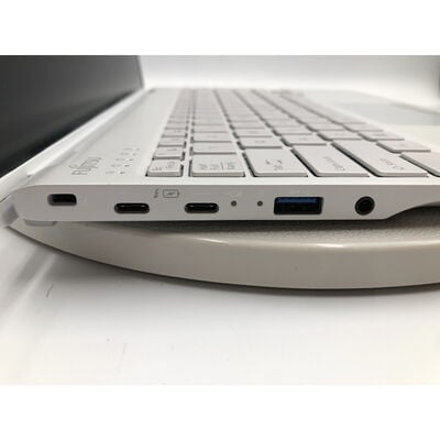 【水戸赤塚店】中古  FMV LIFEBOOK UH90/J3(Ultra 7 155H/16GB/SSD512GB/-/オンボード/W11H) 4680003754 