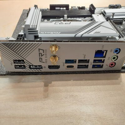 【鹿児島店】中古  ASRock B760 Pro RS/D4 WiFi (B760 1700 ATX DDR4) 4700000735 