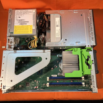 【なんば店】中古  Fujitsu ESPRIMO D588/TW 